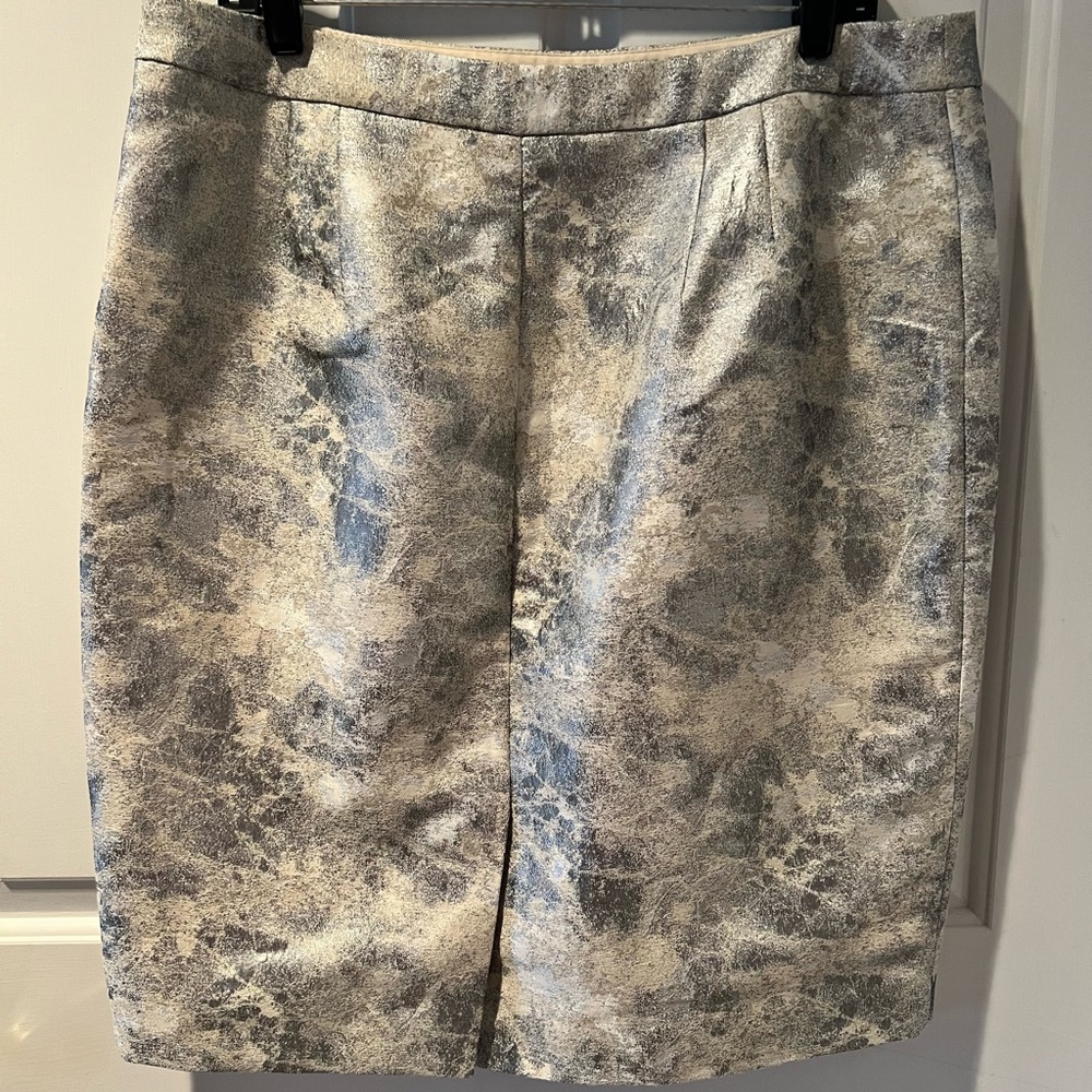 Gently used Limited cream and silver pencil skirt